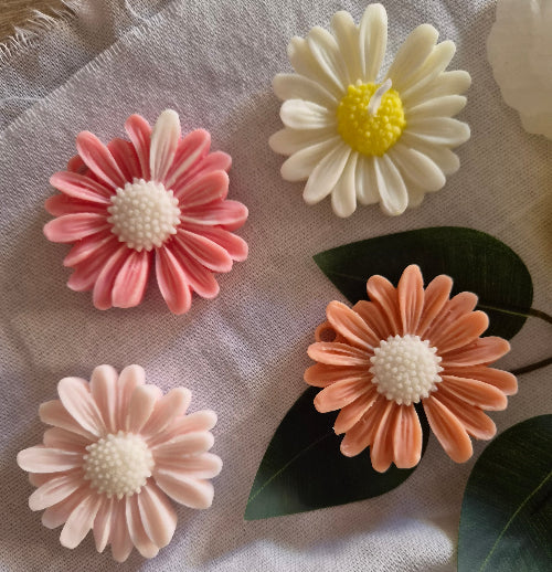PACK de 4 Velas MARGARITAS en Cera de Soja | Regalo Set de Flores Eternas Decorativas | Personalizable