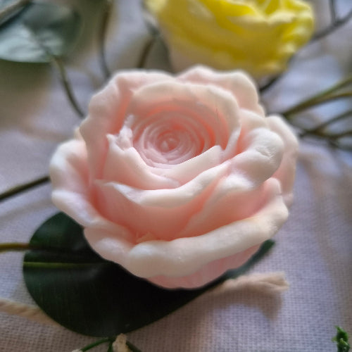 Vela Artesanal ROSA SILVESTRE de Cera de Soja | Flor Escultural Decorativa | Personalizable