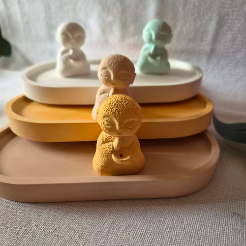 PACK ZEN | Bandeja Ovalada y Figura Buda en Yeso Cerámico Artesanal
